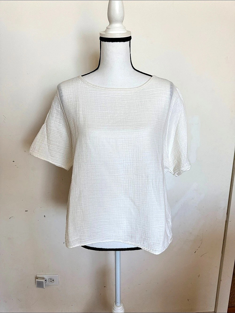 Go Gently Nation Organic Cotton Short Sleeve Top in White Size Small